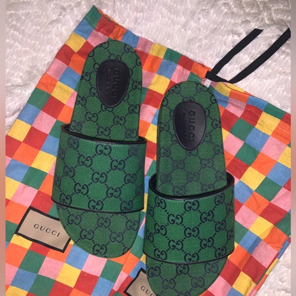 MENS GUCCI SLIDES